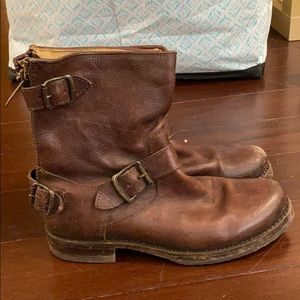 Brown short Frye boots